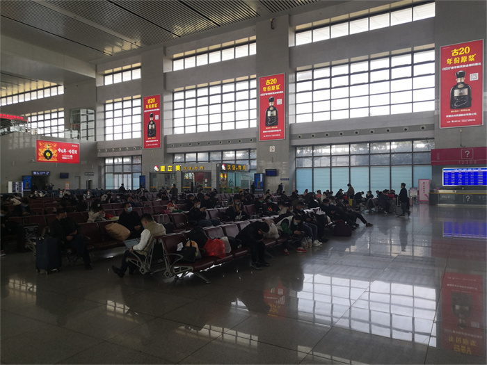 高鐵站廣告投放合適哪些產(chǎn)品和企業(yè)投放